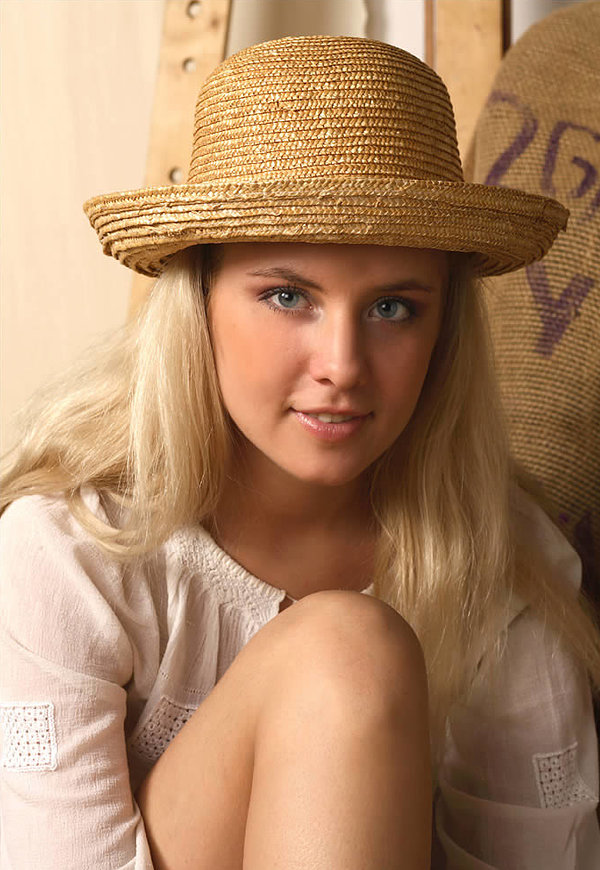 Оля, 27 лет, 4 размер груди